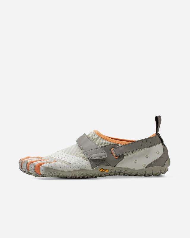 Vibram V Aqua FiveFingers Minimalist Training Shoes Perforated Sole Design 1/4