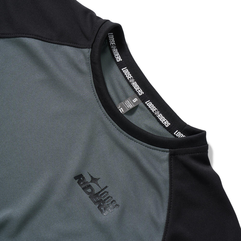 Essentials Grey Black 4/5