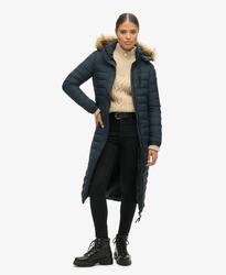 Manteau matelassé long à capuche en fausse fourrure de SUPERDRY