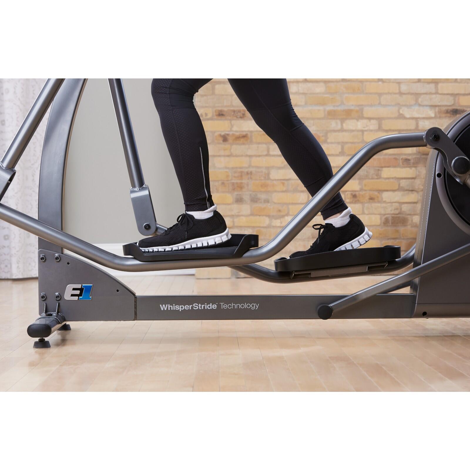 Life Fitness Crosstrainer E1 Go - Engelstalige console 4/4