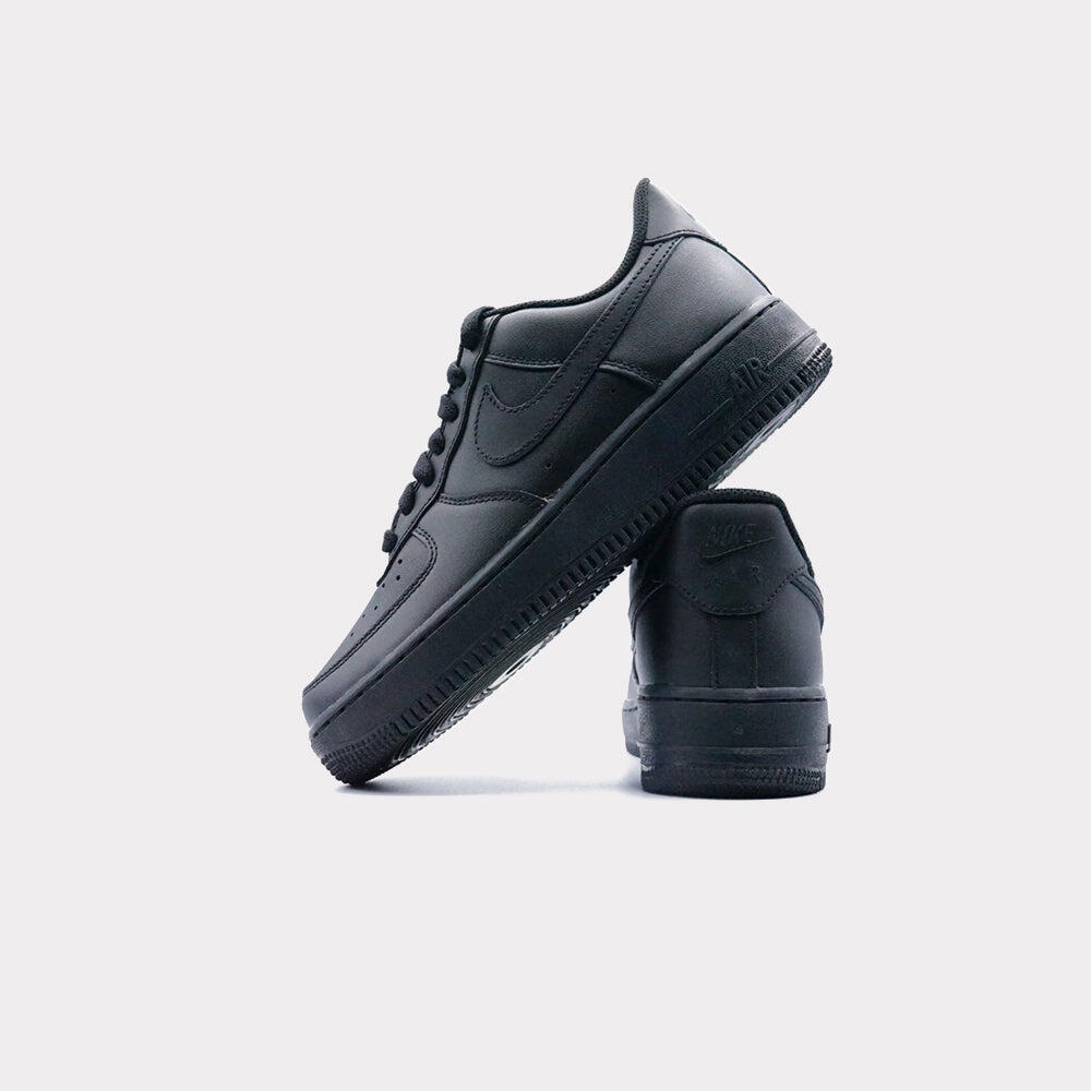 Nike Air Force 1 - Black (W) 3/4