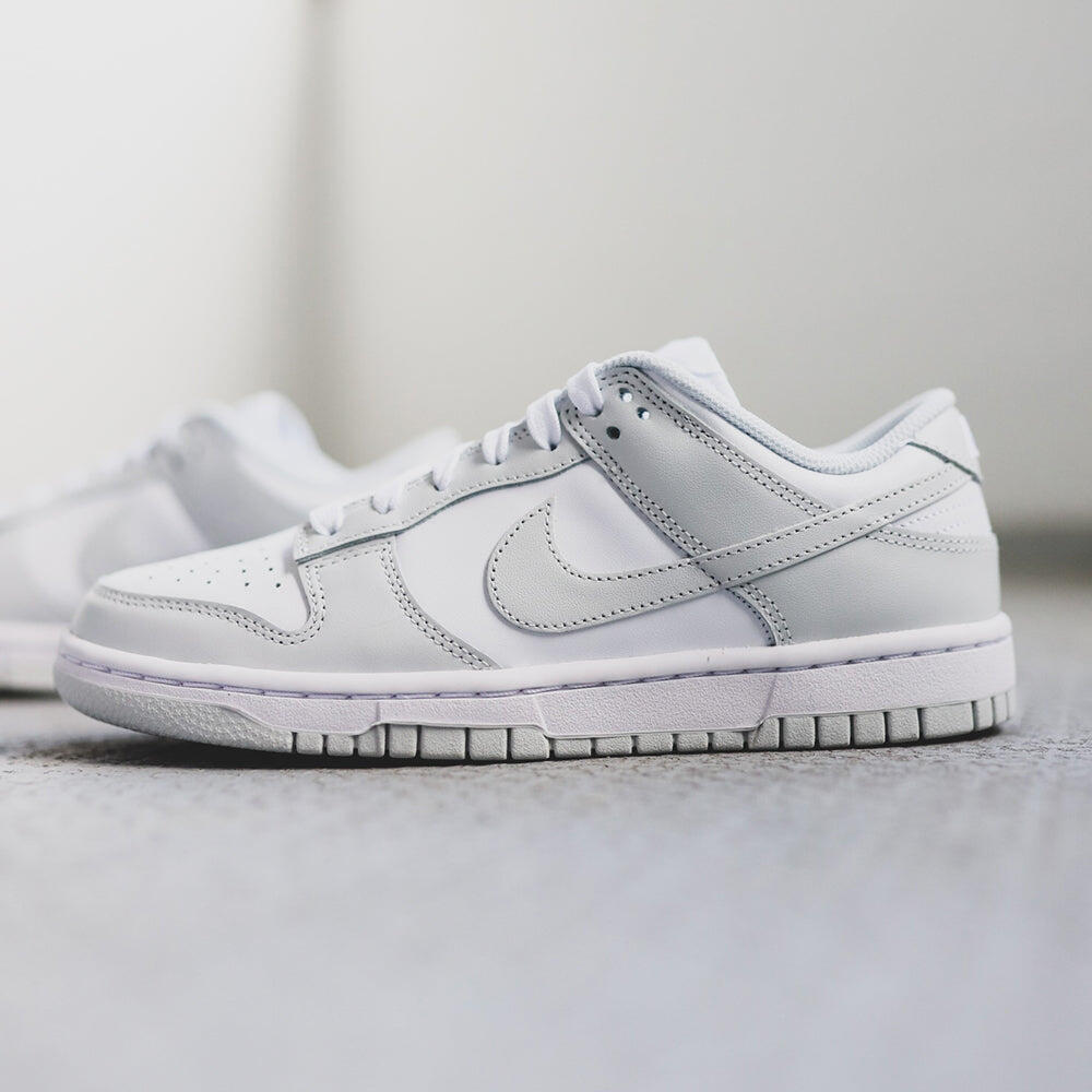 Dunk Low Photon Dust 6/7