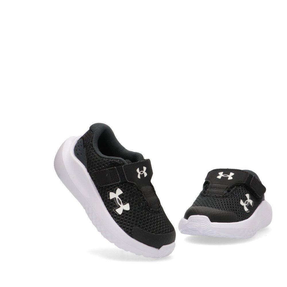 Scarpe Under armour modello 3027105-001 per unisex ragazzi 5/6