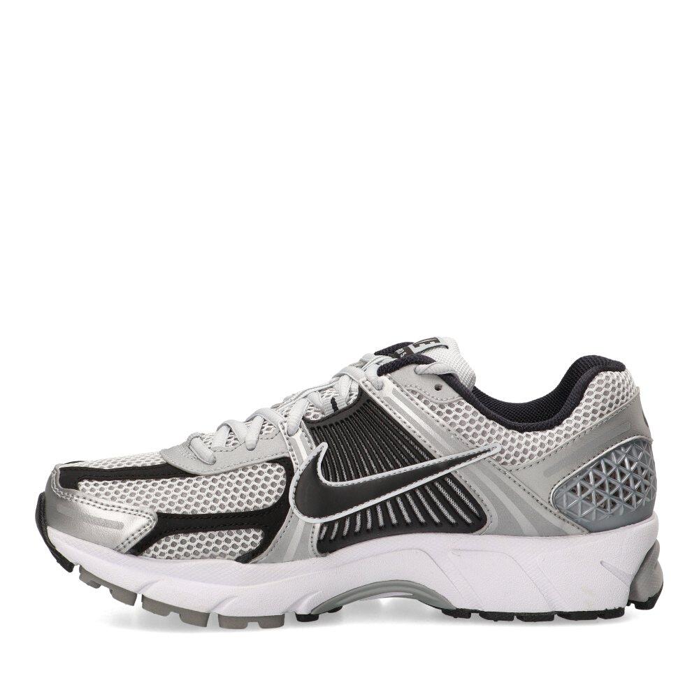 Nike Zoom Vomero 5 Metallic Silver Black 3/6