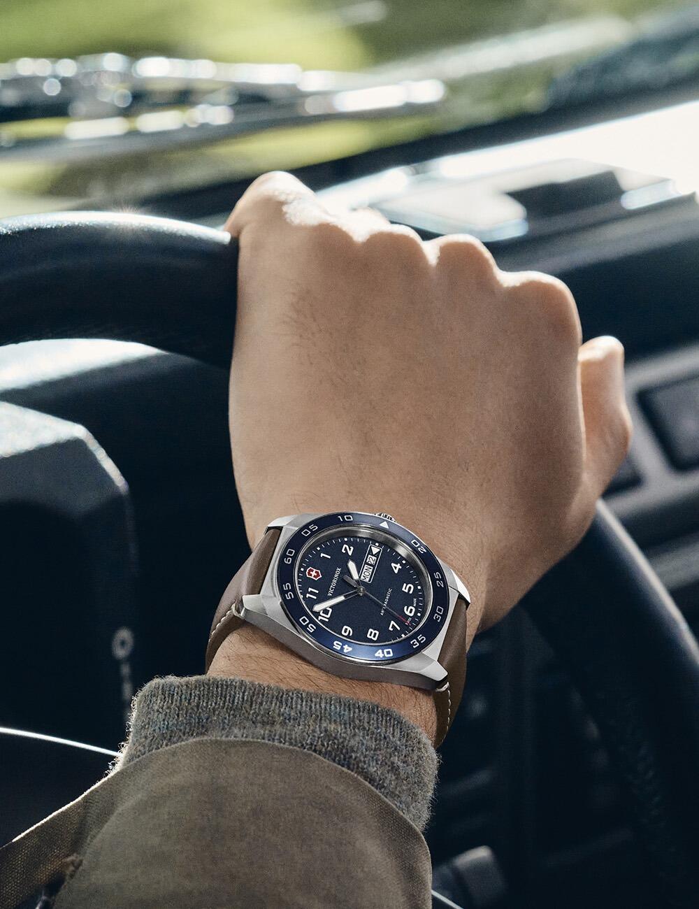 Reloj para hombre Victorinox 242040, Quartz, 42mm, 10ATM 5/5