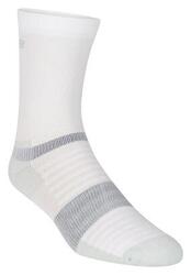 Chaussettes Inov-8 Active High, blanches, unisexe.