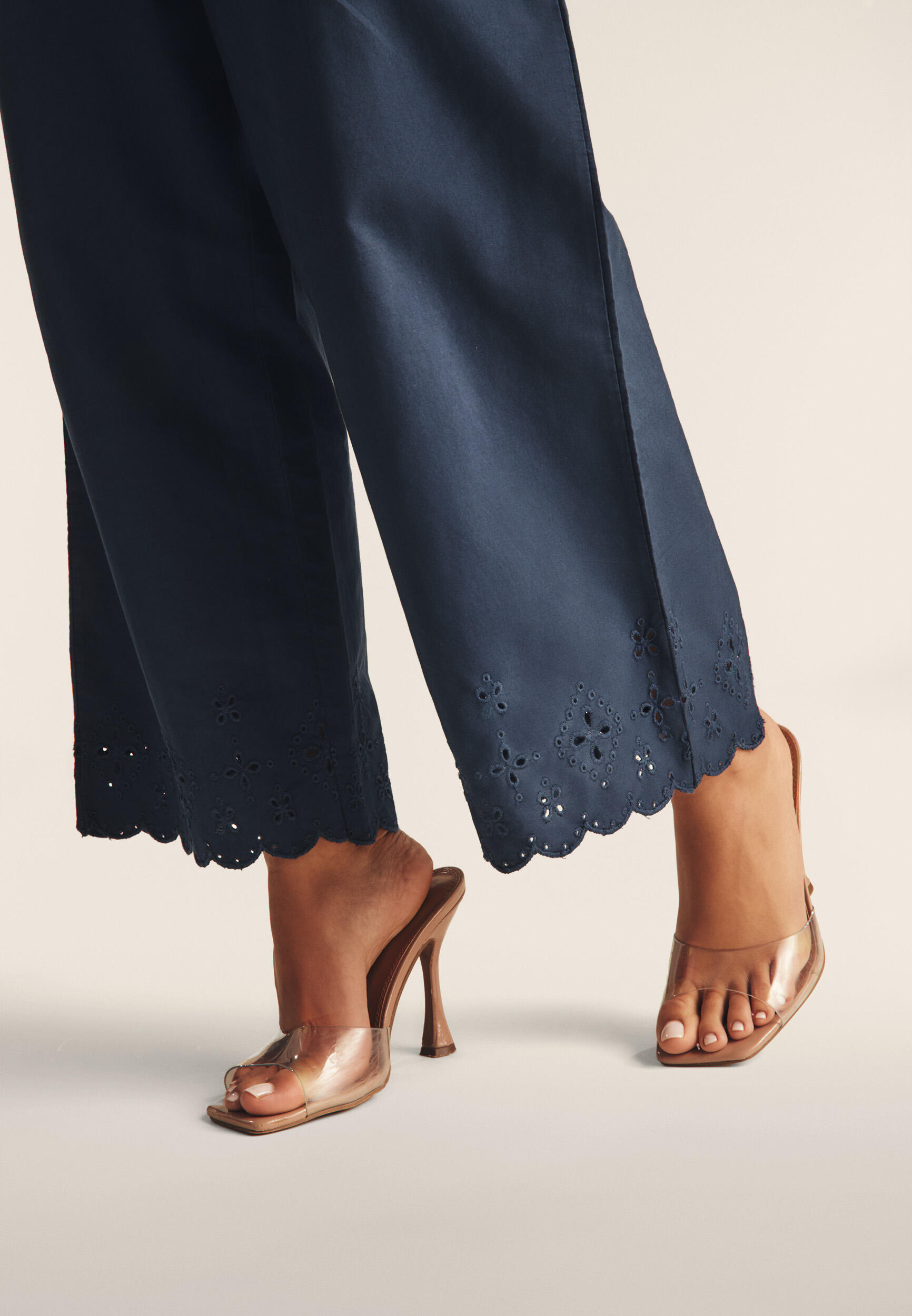 Pantalon large en coton navette avec broderies Sangallo 3/5