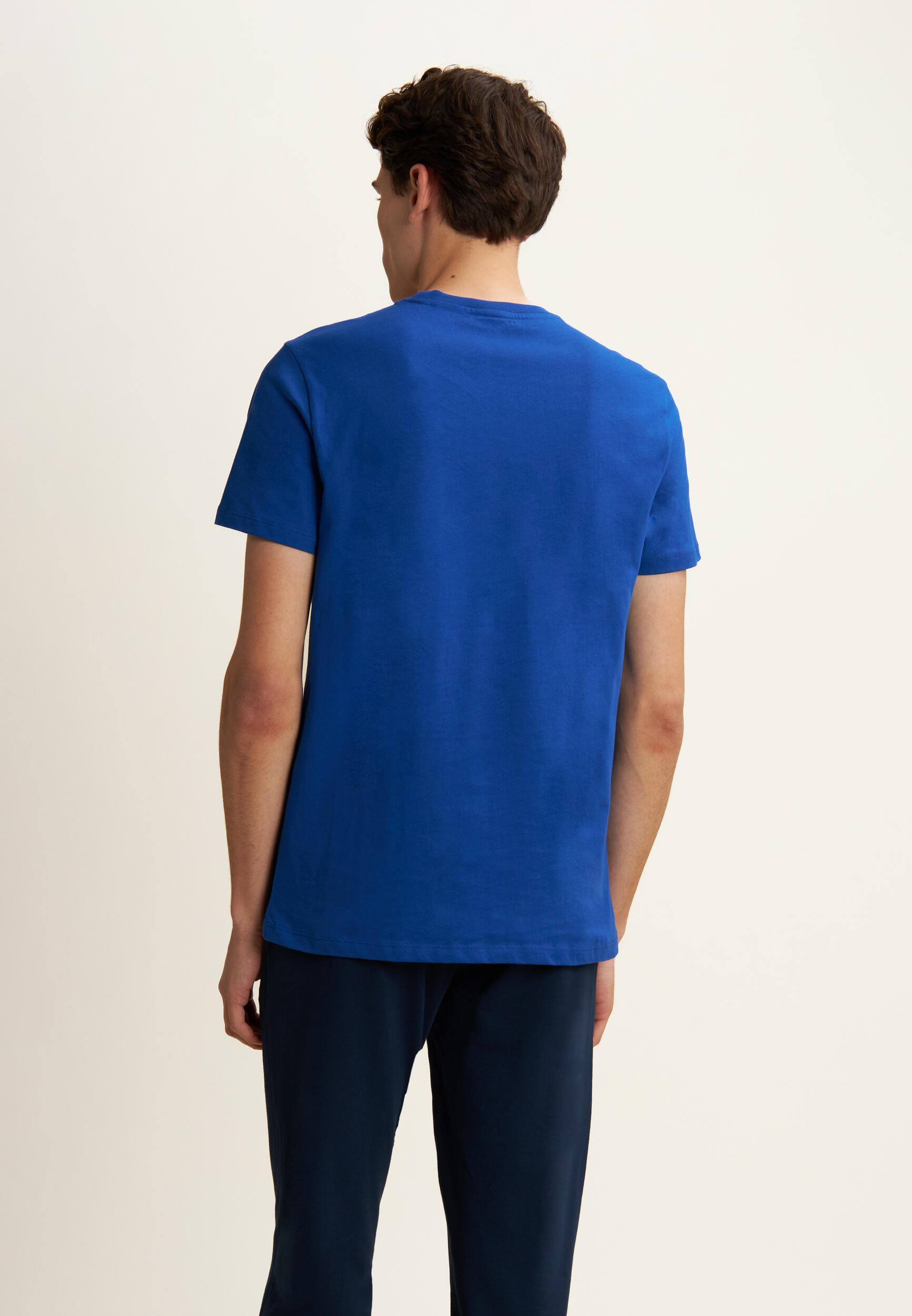 T-shirt coupe classique avec col rond et logo ton sur ton 3/5