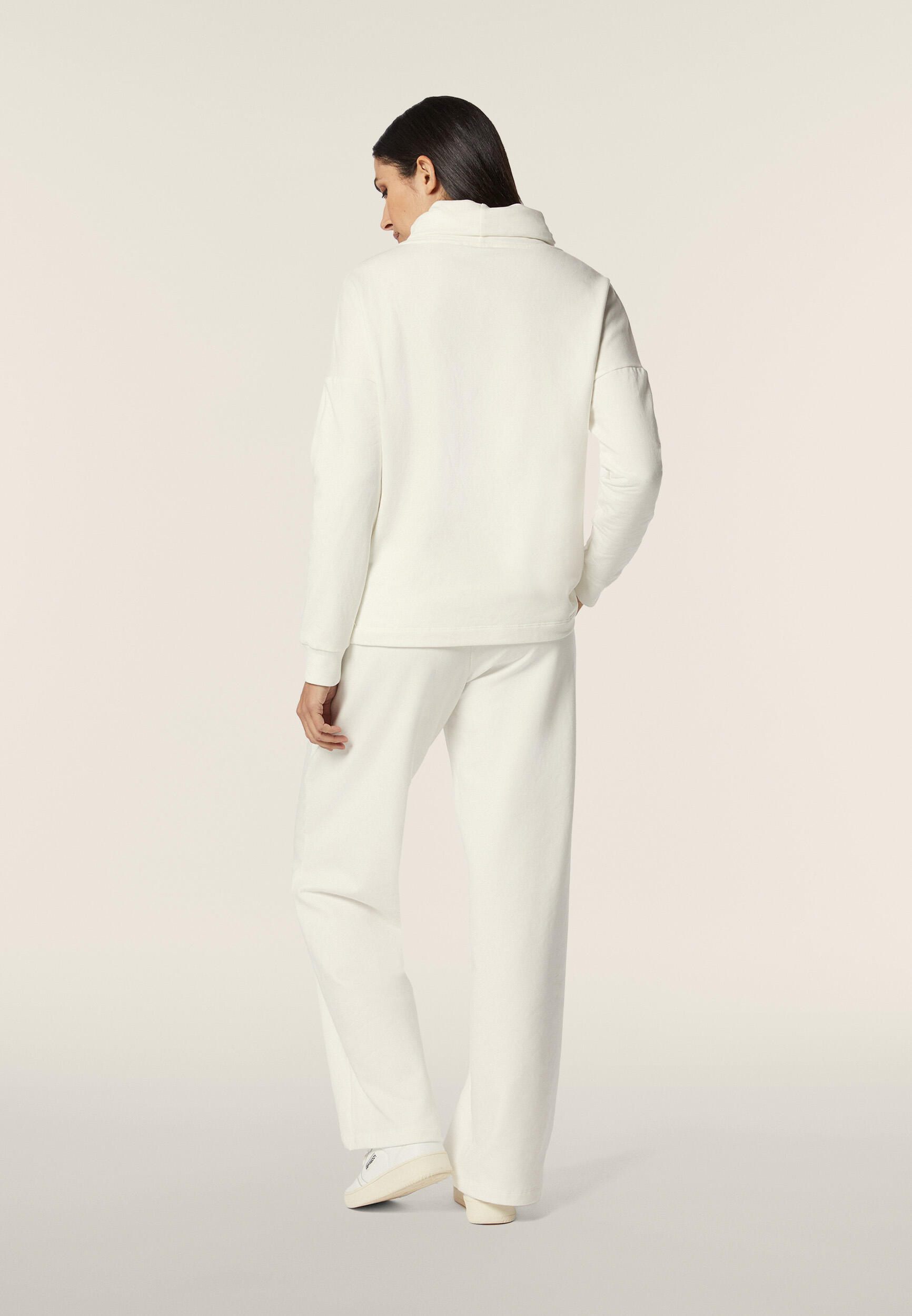 Felpa donna comfort fit con collo a tubo 3/5