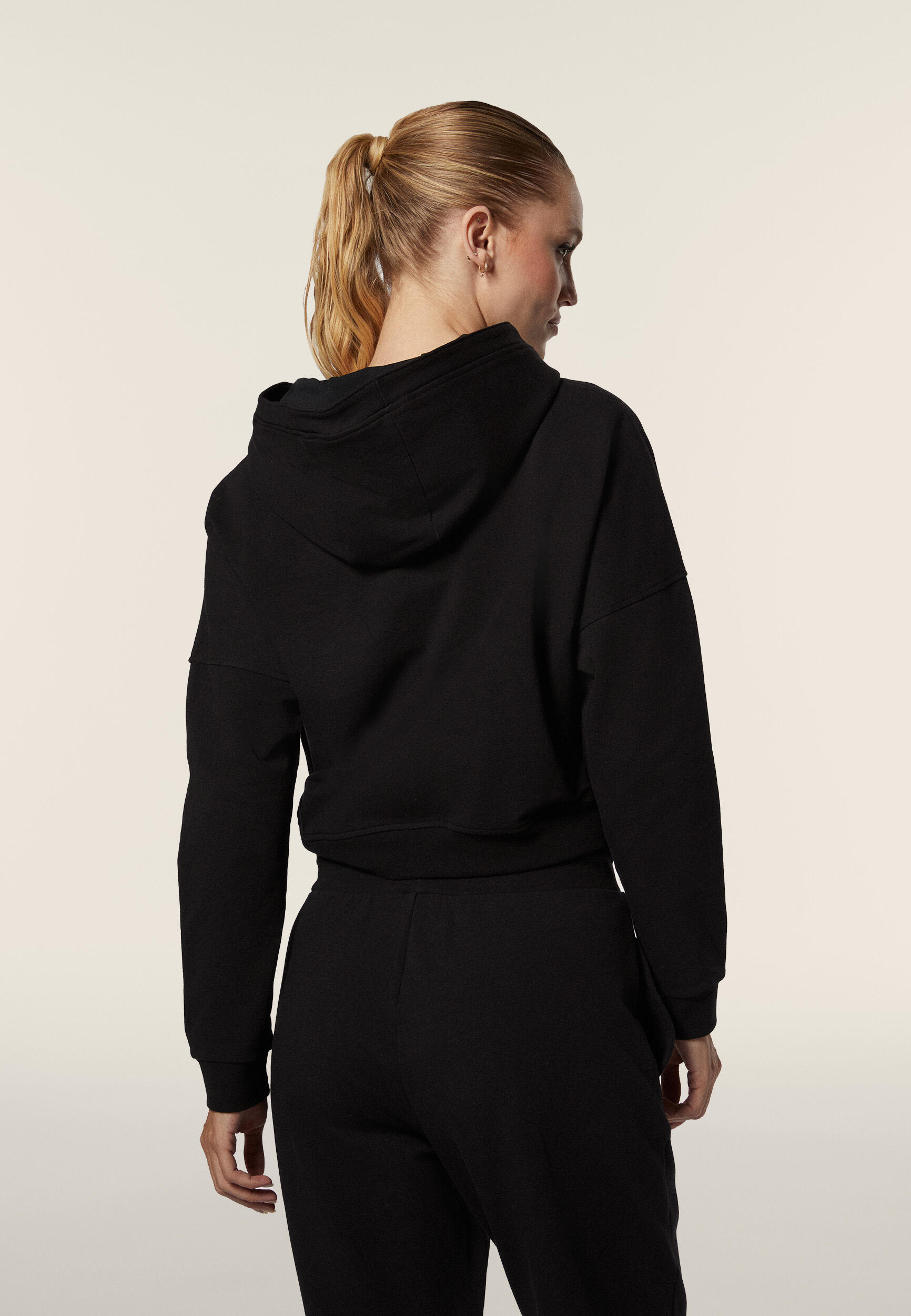 Felpa donna comfort fit con zip e cappuccio 3/5