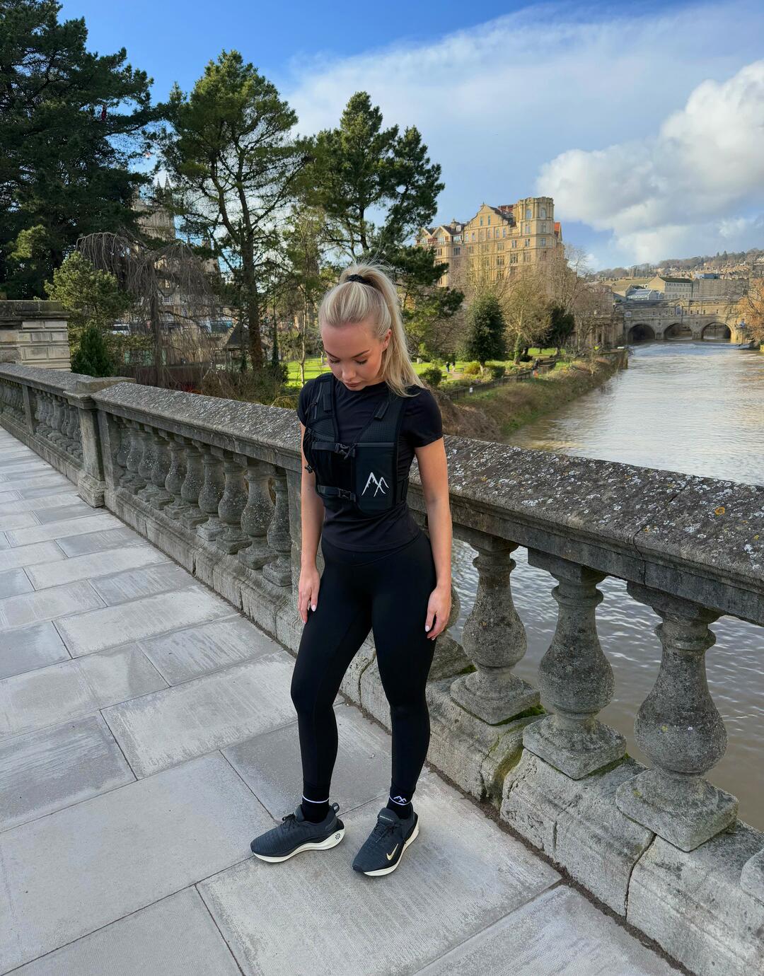 ArcticFit LED Running Vest, Black 5/7