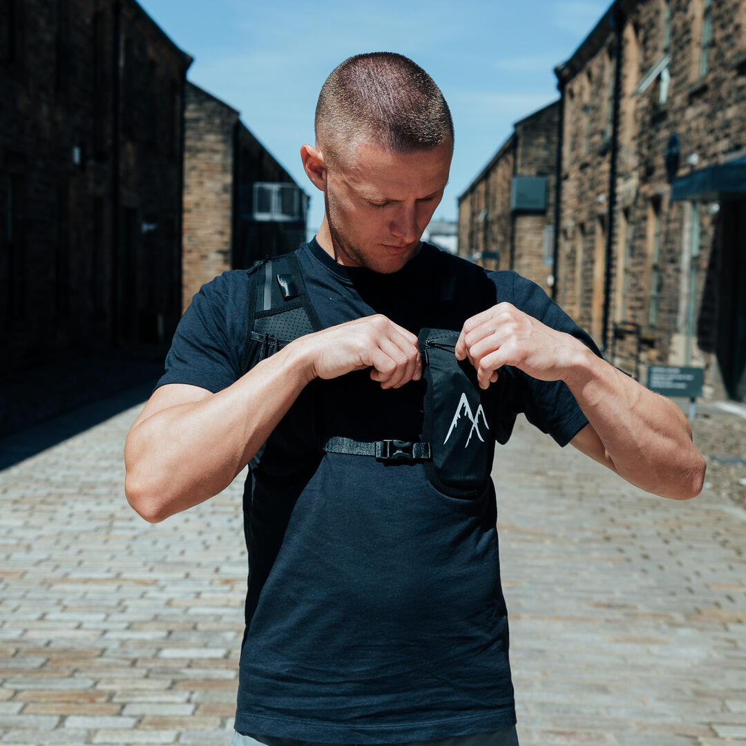ArcticFit LED Running Vest, Black 6/7