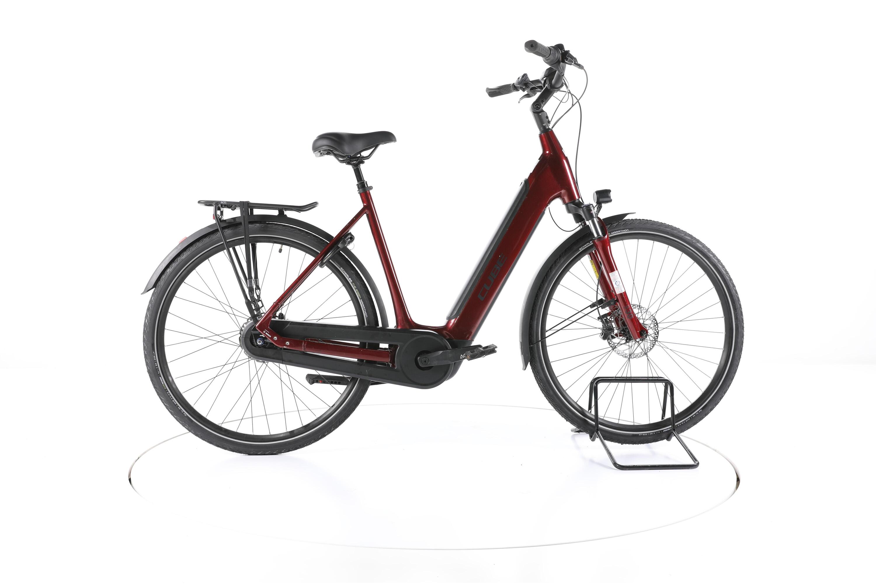 CUBE Refurbished - Cube touring hybrid pro 625 Trekking E-Bike Lage instap  - Goed