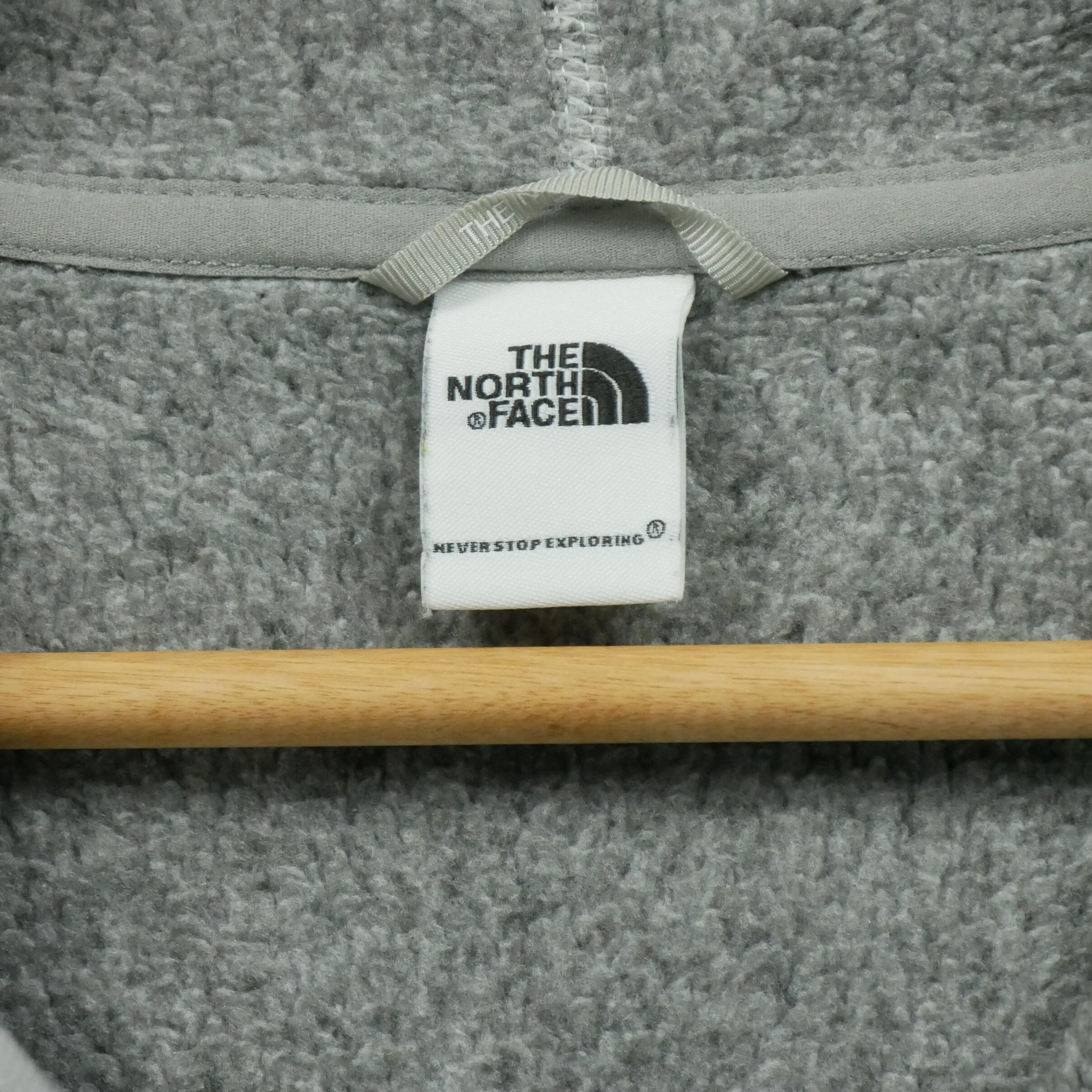 Seconda Mano - Pullover in pile grigio TNF da donna - Stato eccellente 6/7