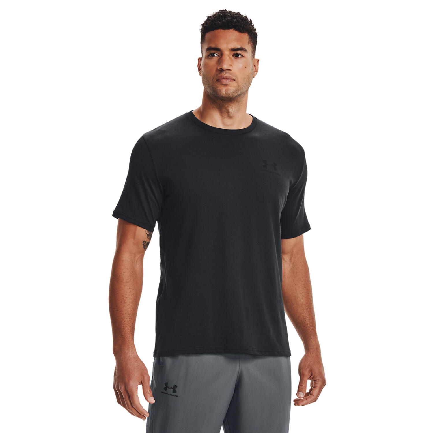 Mens Sportstyle ShortSleeved TShirt (Black/Black) 4/4