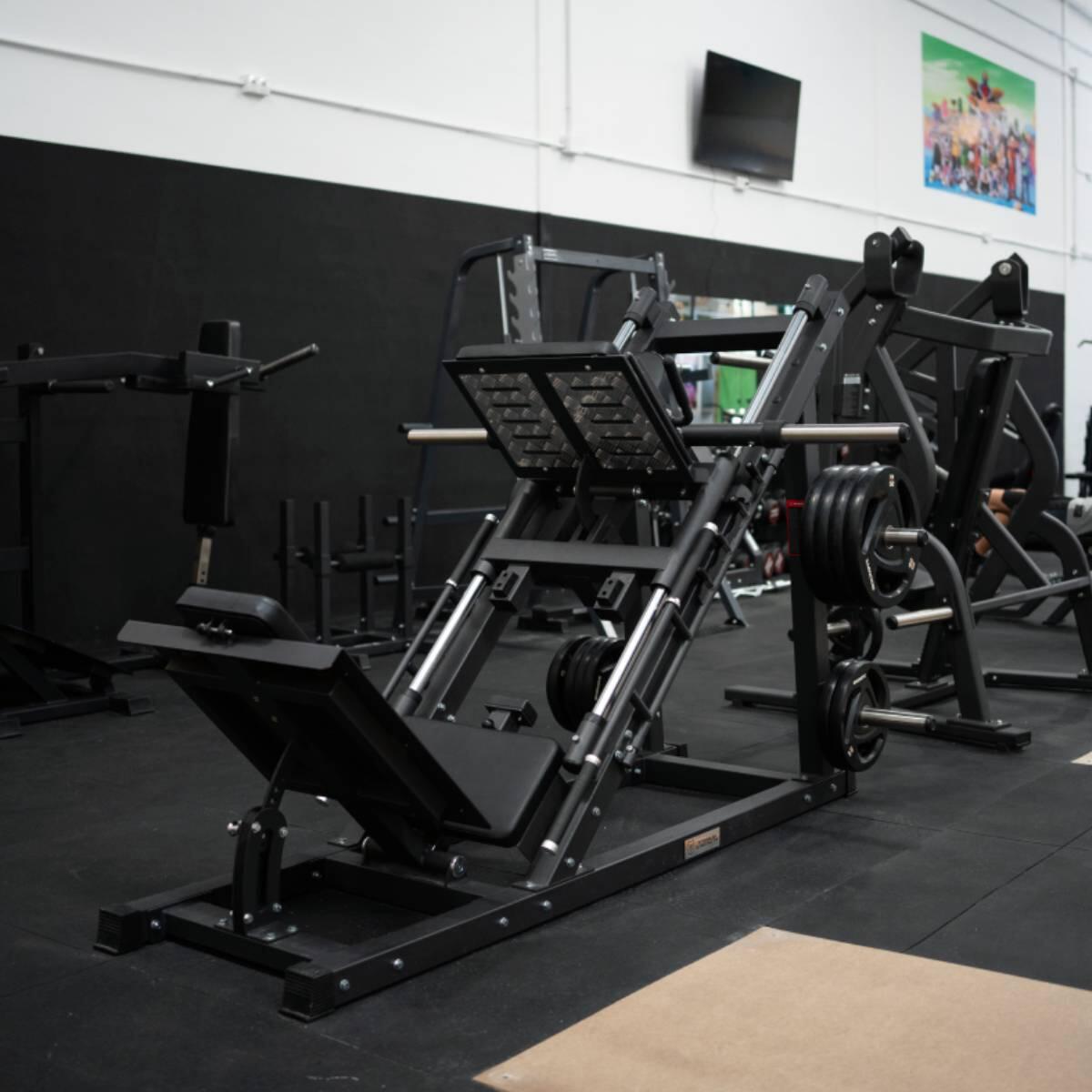 Prensa de Piernas / Hack Squat Combo Titanium 3/4