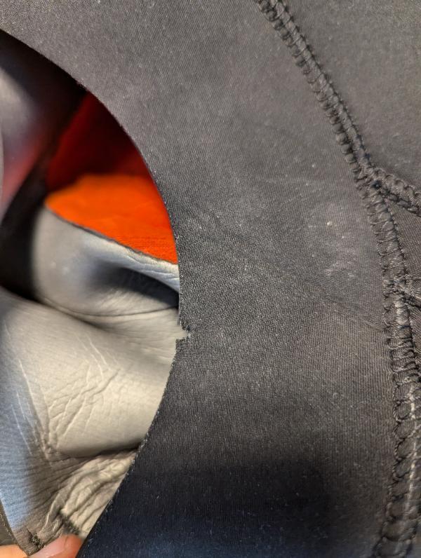 Tussen Particulieren - Wetsuit en hooded vest combo (L) 5/5
