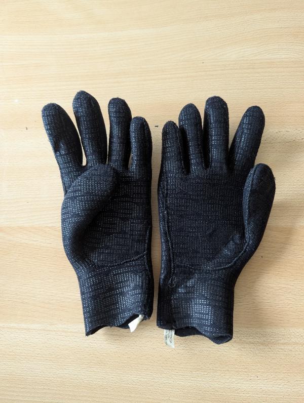 Tussen Particulieren - duikhandschoenen 5mm maat: M 2/2