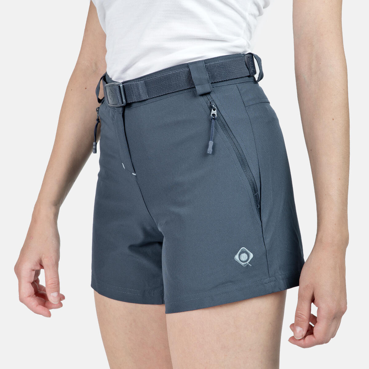 Izas Nagela II Shorts für Damen , ideal zum Trekking und Wandern , erkunden Sie 4/5