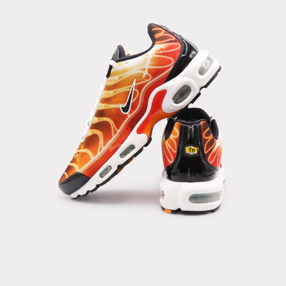Nike Air Max Plus - Light Photography 3/4