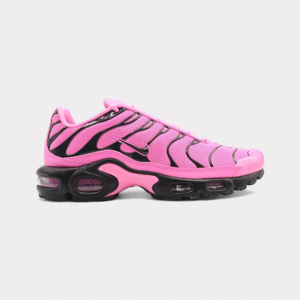 NIKE picture