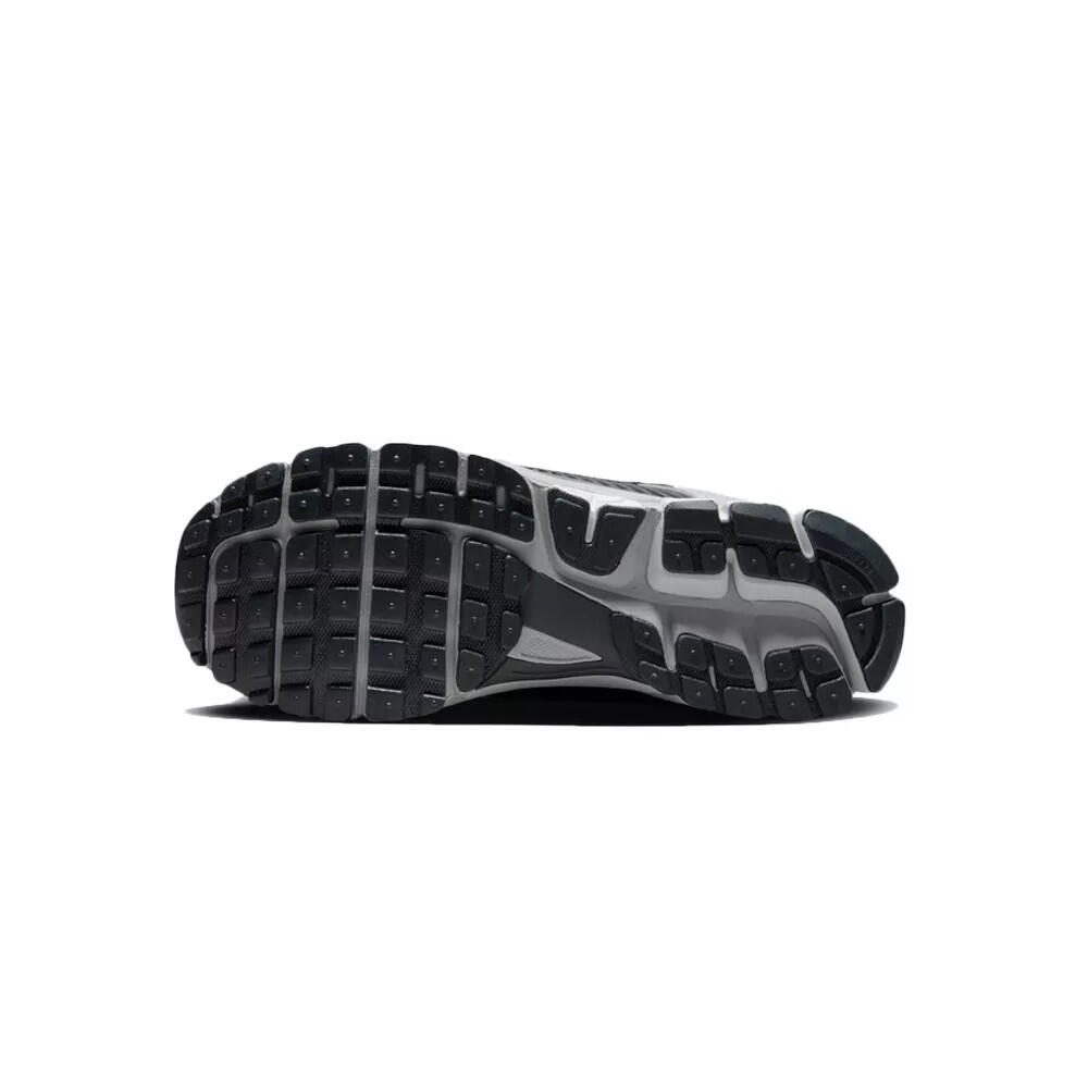Basket Nike ZOOM VOMERO 5 4/7