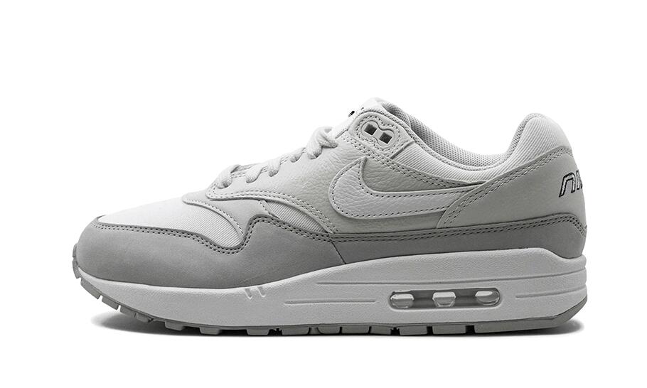 NIKE picture