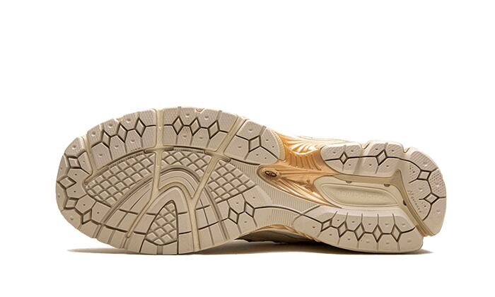 New Balance 2002R Protection Pack Sandstone Turtledove 3/4