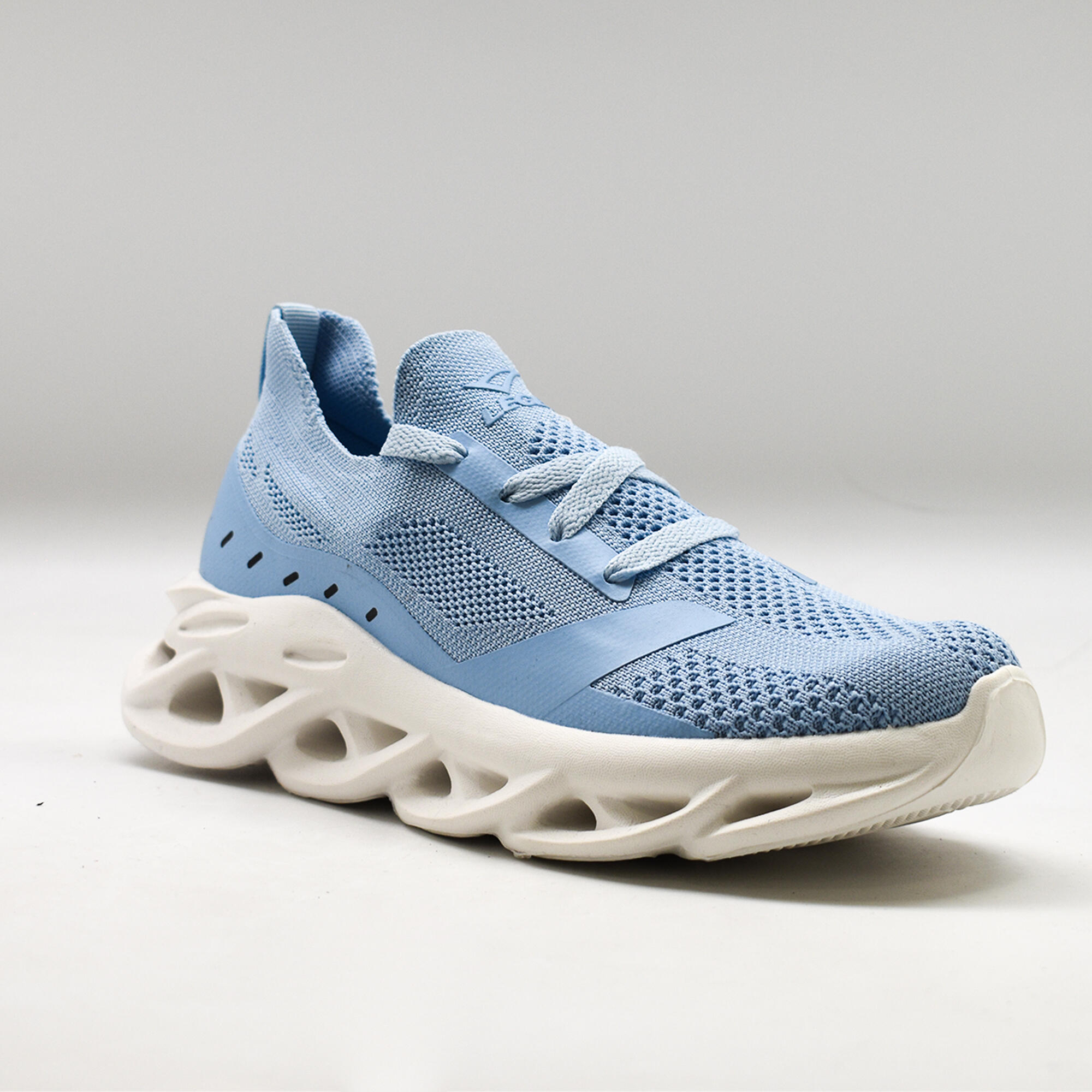 Scarpa sportiva PERLA celeste 5/7