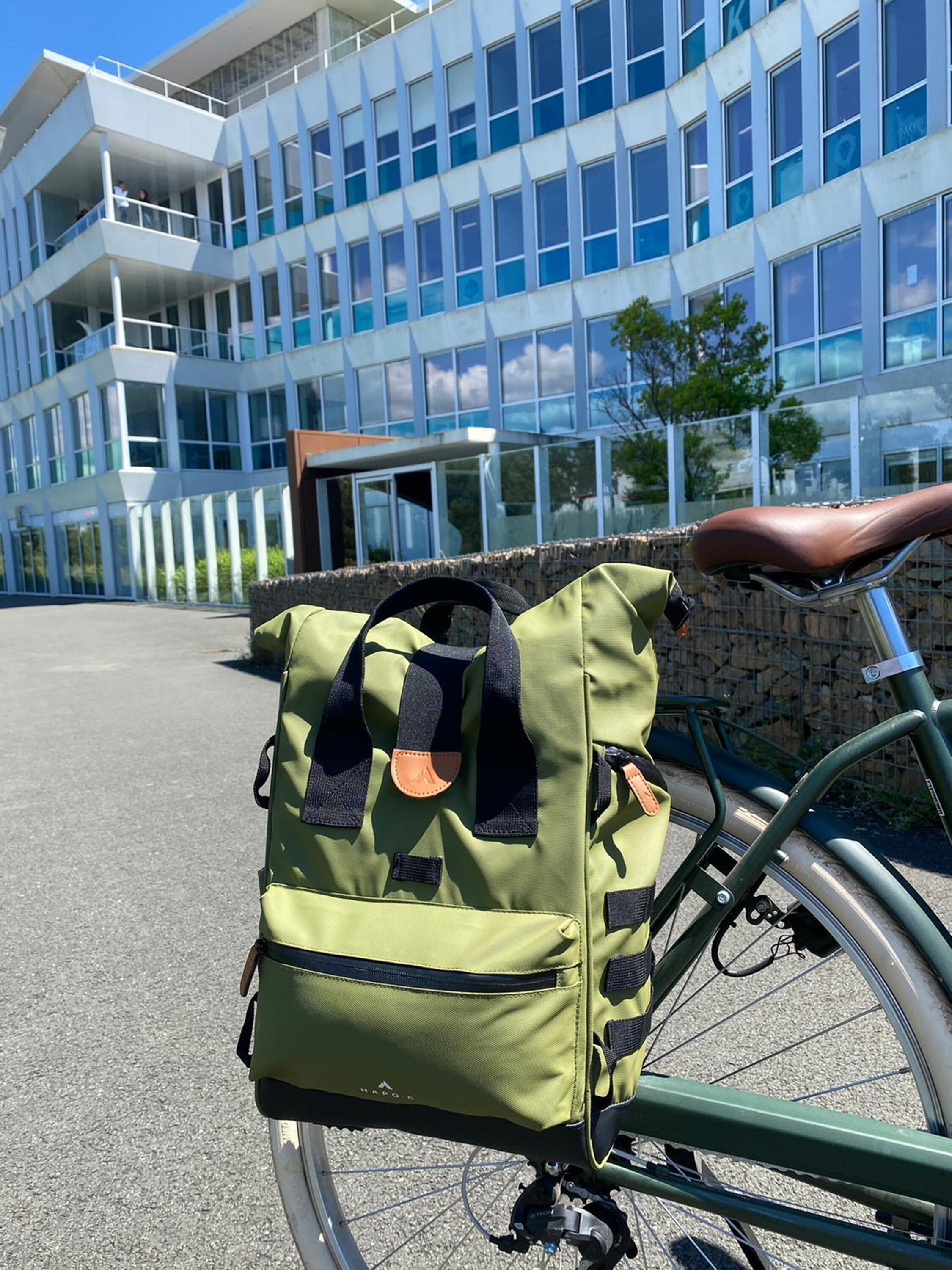 Borsa posteriore per bicicletta trasformabile in zaino KAKI da 22L 4/7