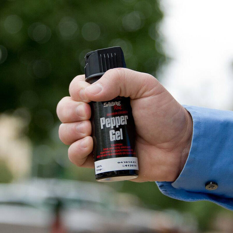 Spray autoaparare cu piper gel Sabre 50 g cu suport inclus