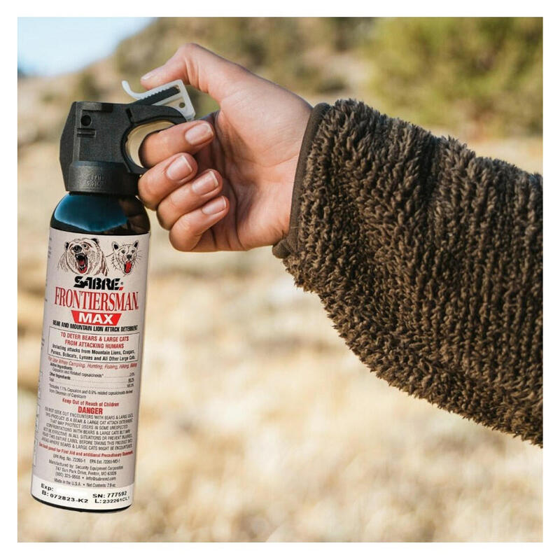 Spray urs autoaparare Sabre Frontiersman max cu husa inclusa