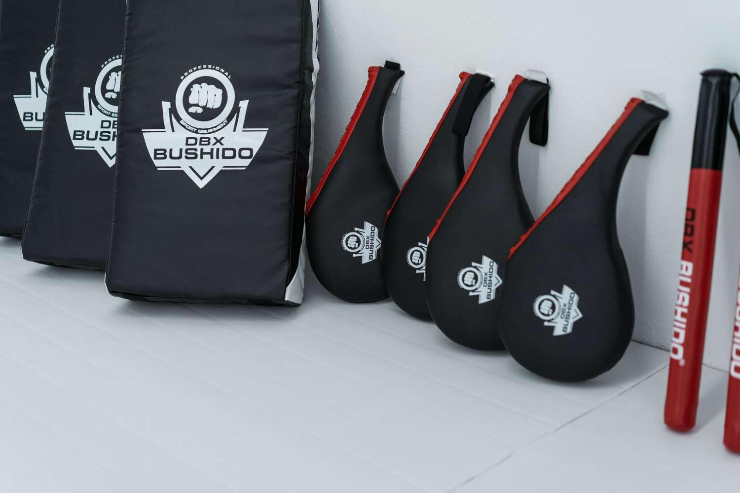 Podwójna packa treningowa do kopnięć DBX Bushido 3/6