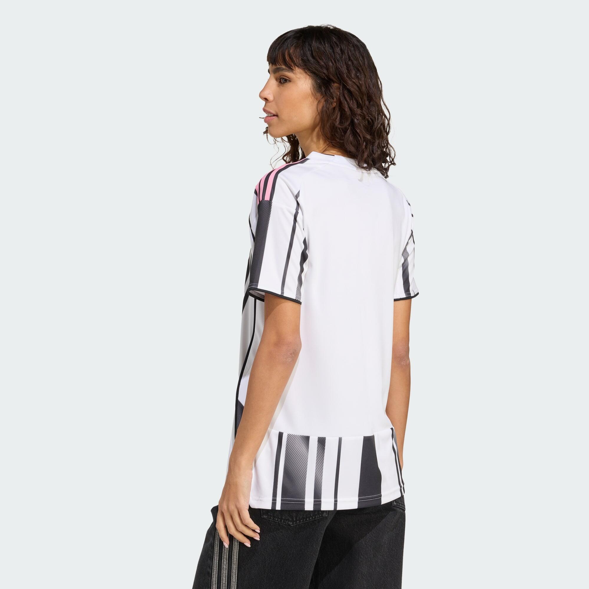 Juventus 25/26 Home Jersey 3/6