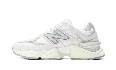 9060 Sea Salt Moonbeam