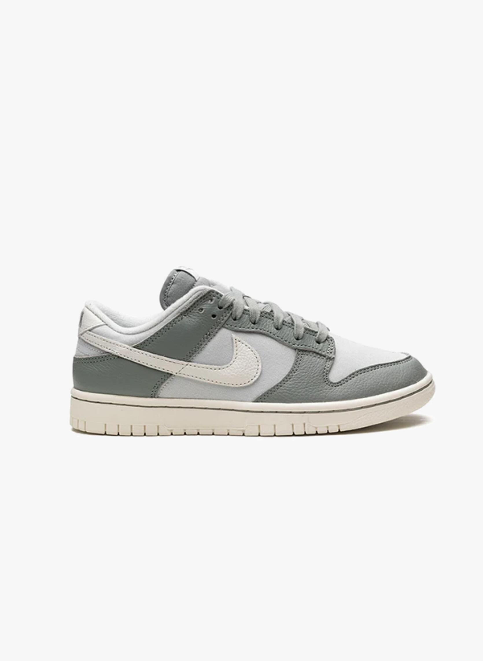 Unisex - lifestyle - dunk low - mica green/sail-photon dust 3/5