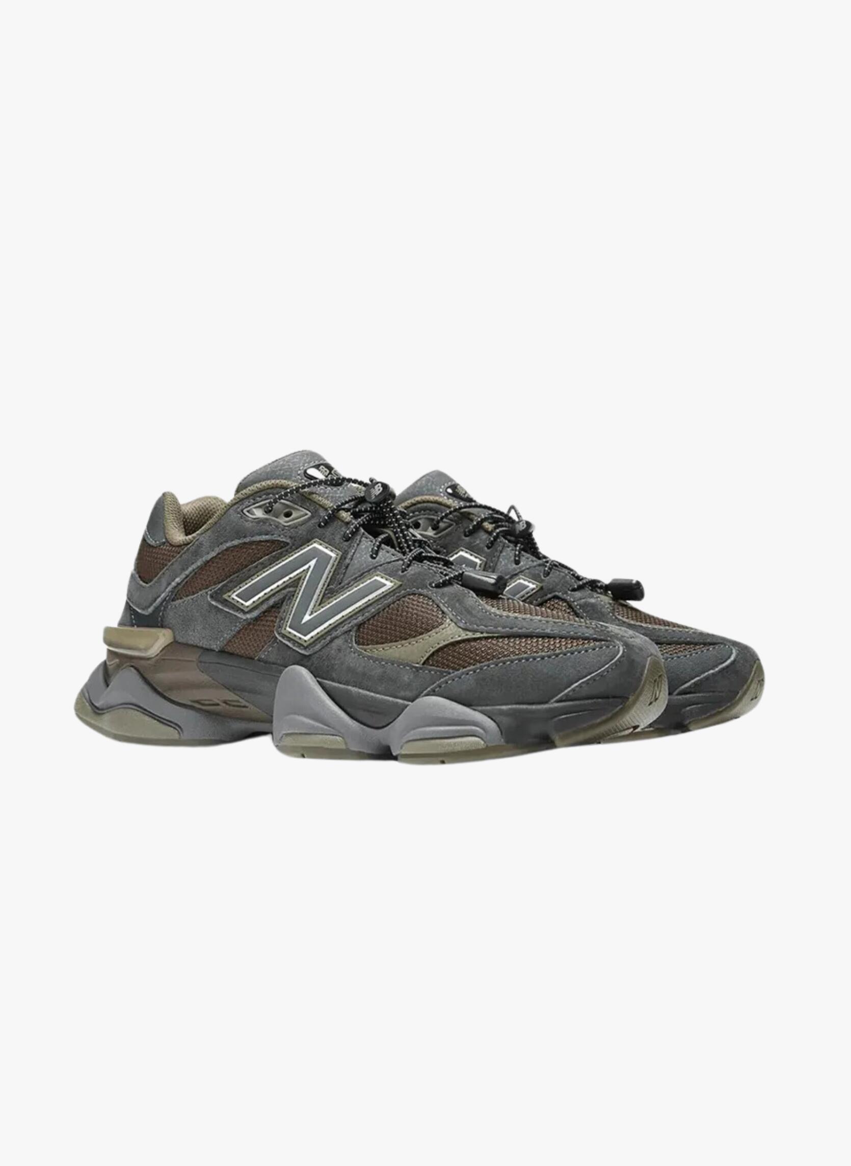 9060 Blacktop Dark Moss 4/5