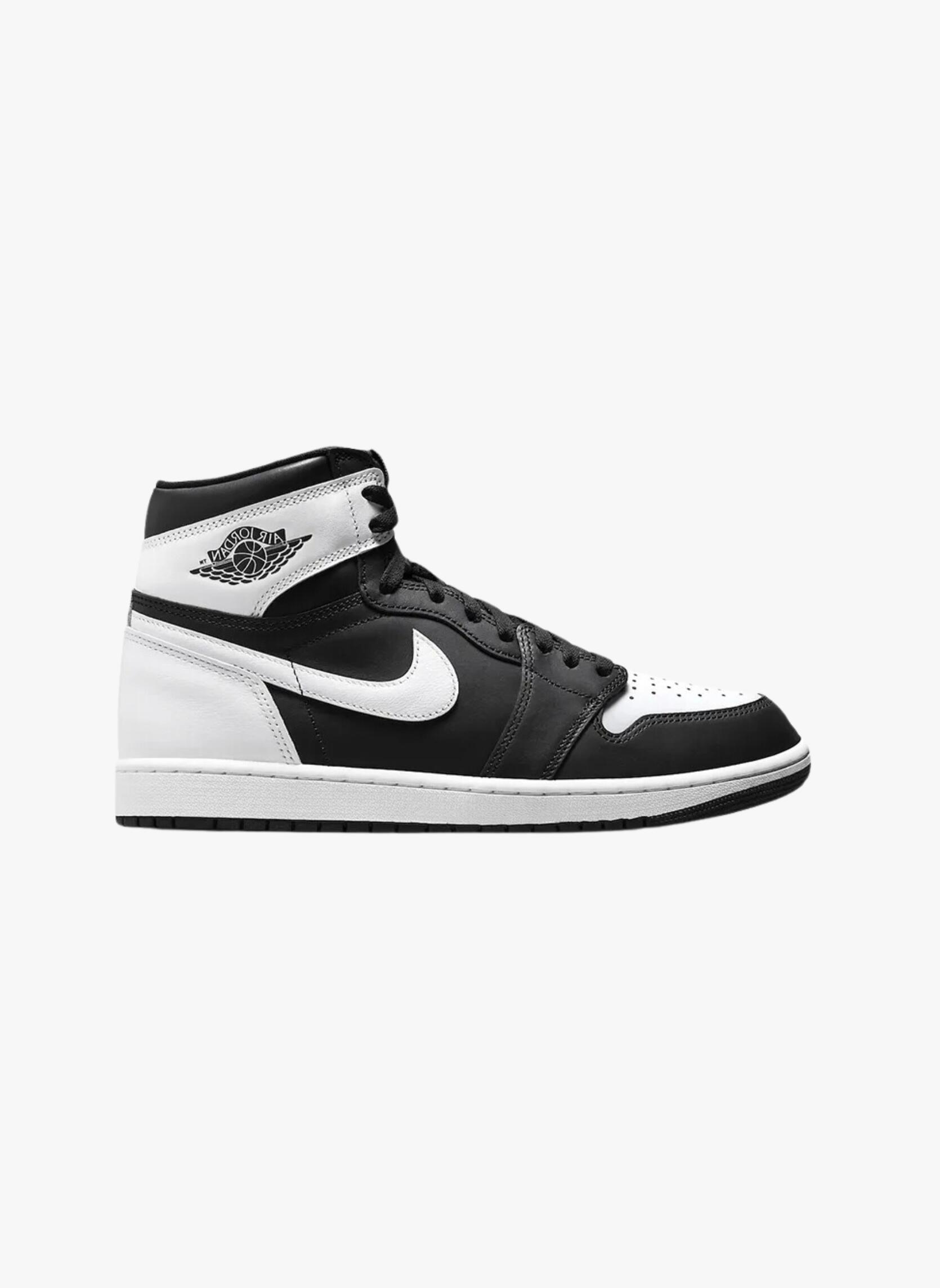 Air Jordan 1 Retro High OG Black White 3/5