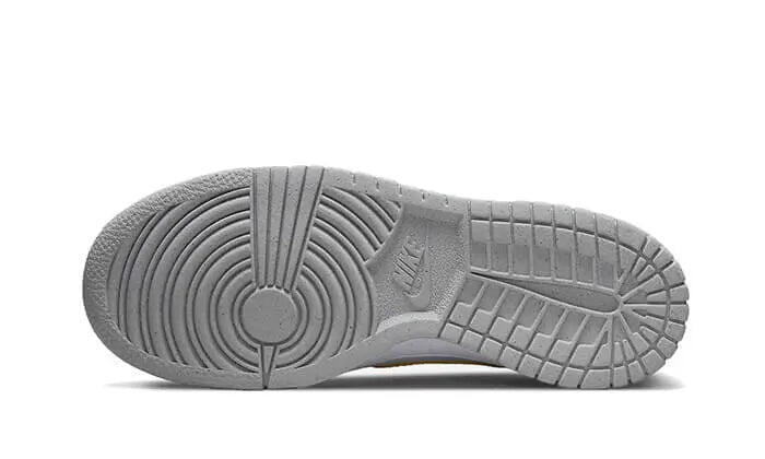 Nike Dunk Low Next Nature Homer Simpson 4/4