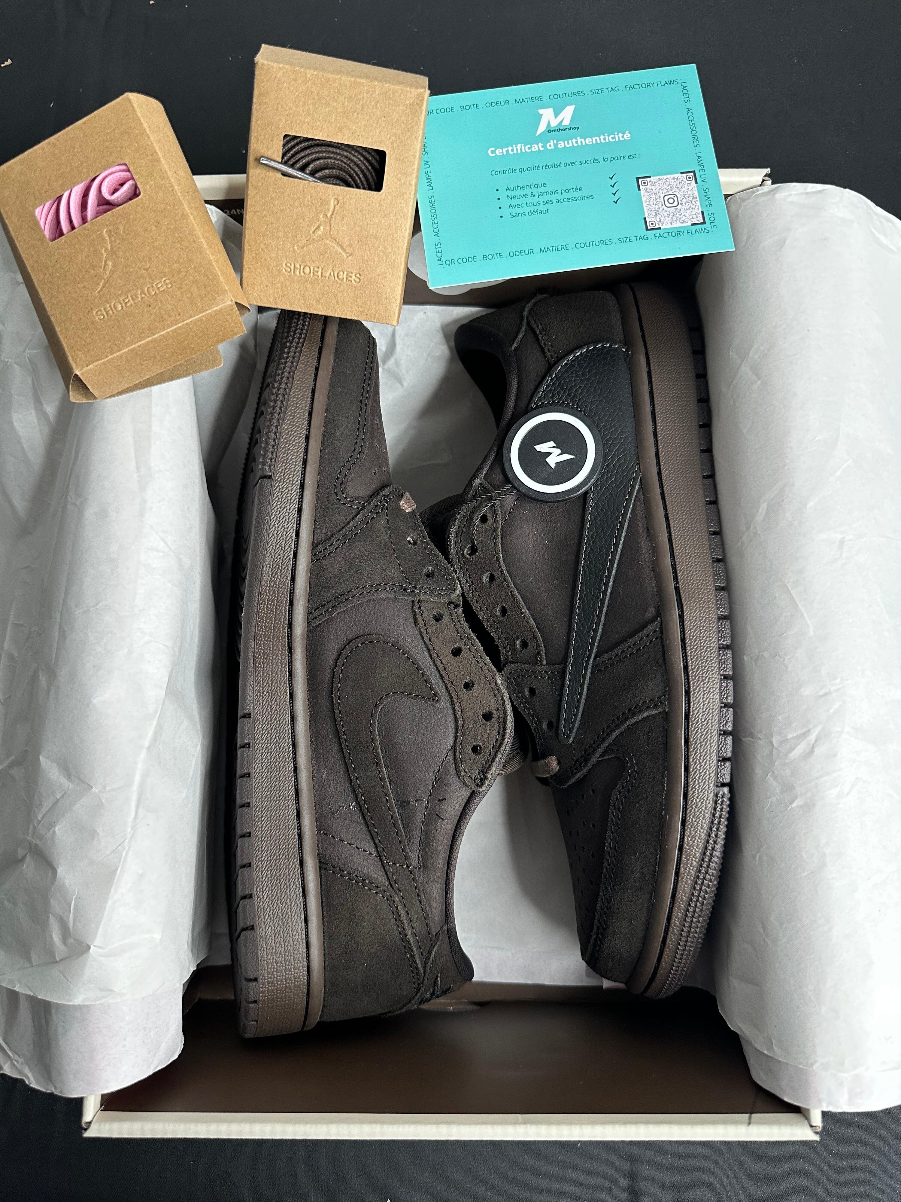Air Jordan 1 Retro Low OG SP Travis Scott Velvet Brown 2/6