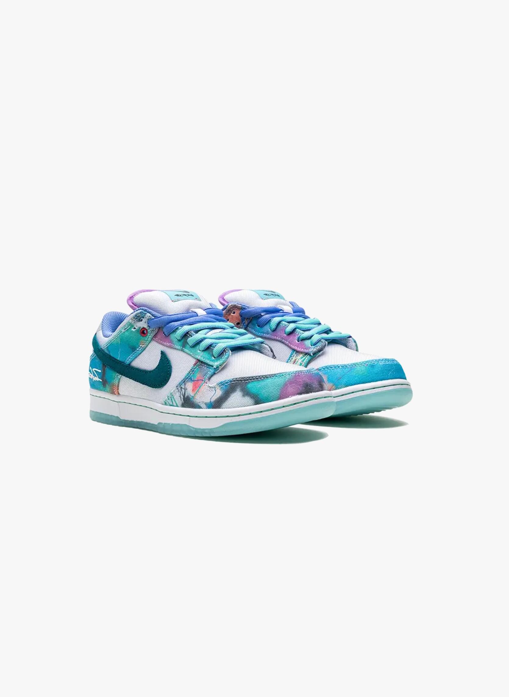 Nike SB Dunk Low Futura Laboratories Bleached Aqua 4/5