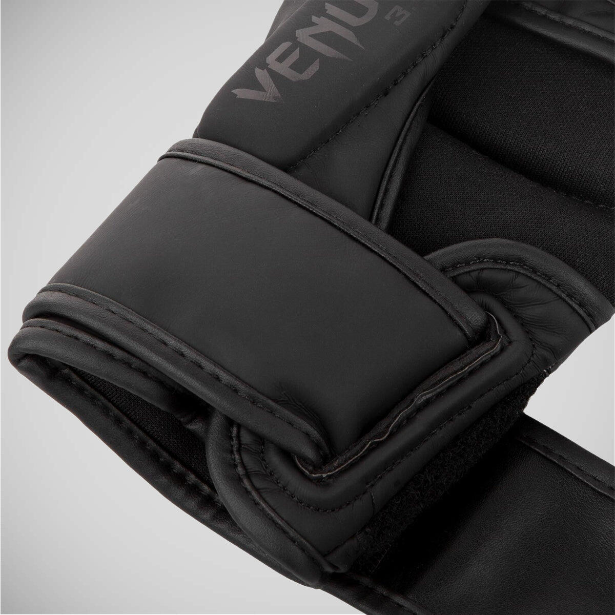 Guanti MMA sparring Venum Challenger 3.0 – Nero/Nero – M 6/7