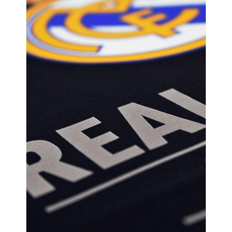 Tricoul negru preferat al fanilor lui Real Madrid - L