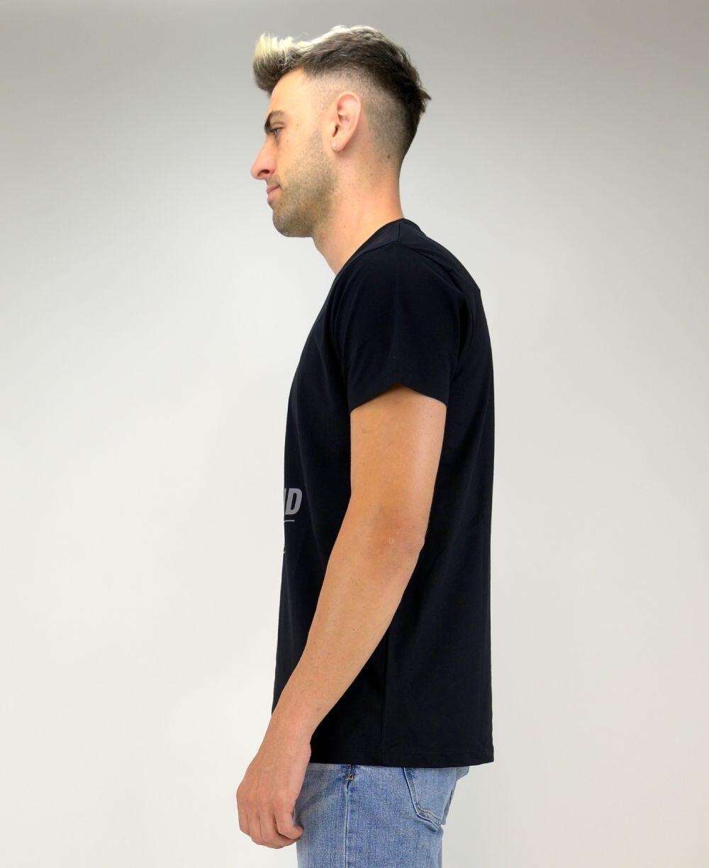 Das beliebteste schwarze T-Shirt der Real Madrid Fans 4/6