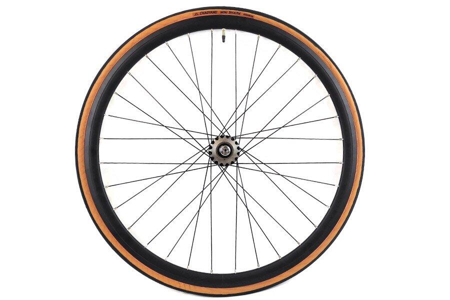 Paire de Roues 30mm Noir + Chambres à air + Pneus Classic 5/6