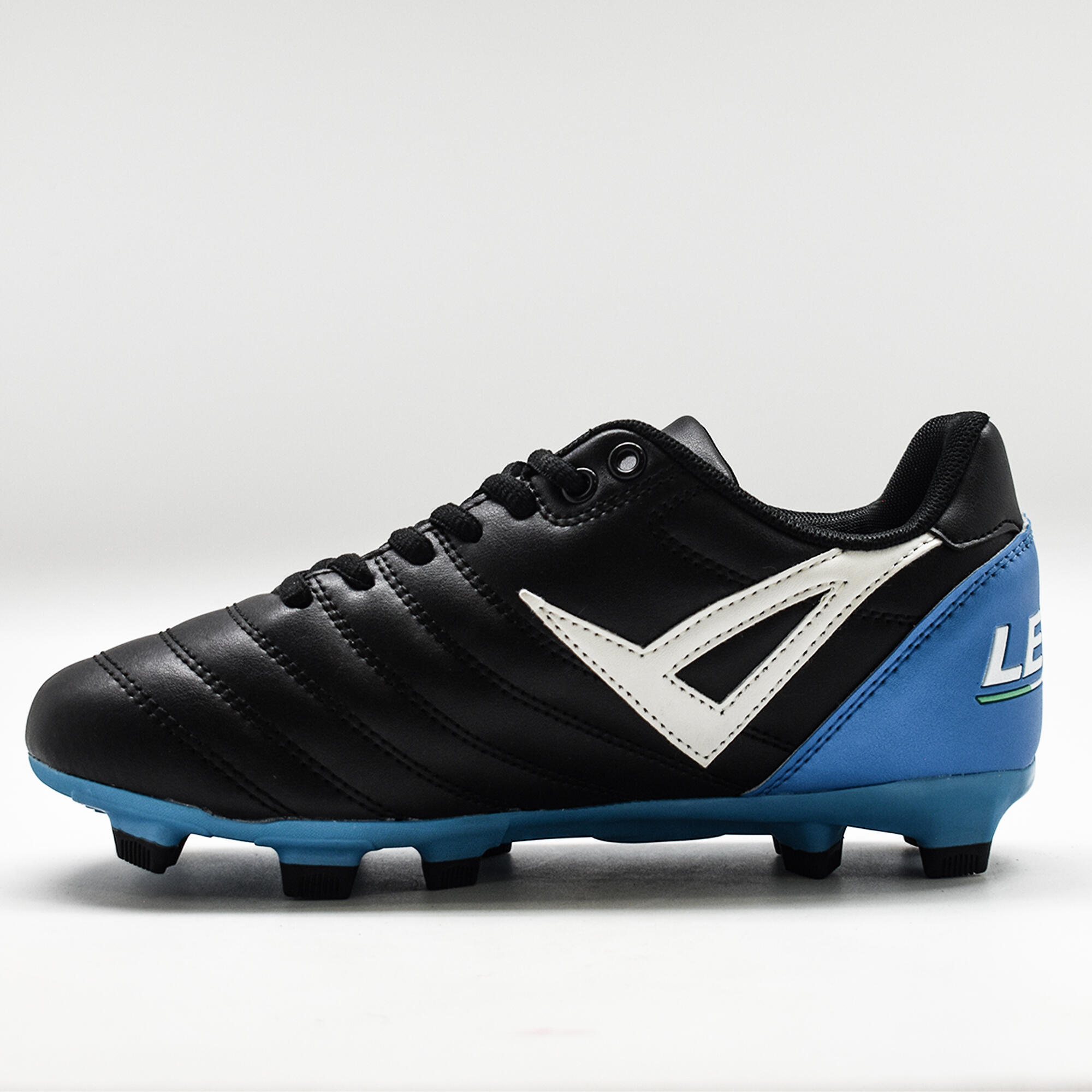 Chaussure de football LEGEA modèle DOKO 4/7