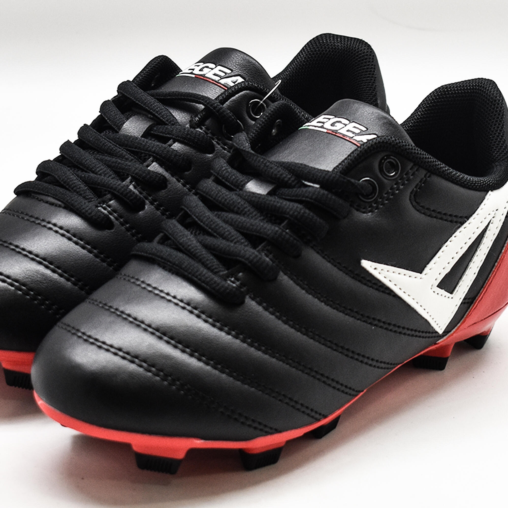 Chaussure de football LEGEA modèle DOKO 5/5