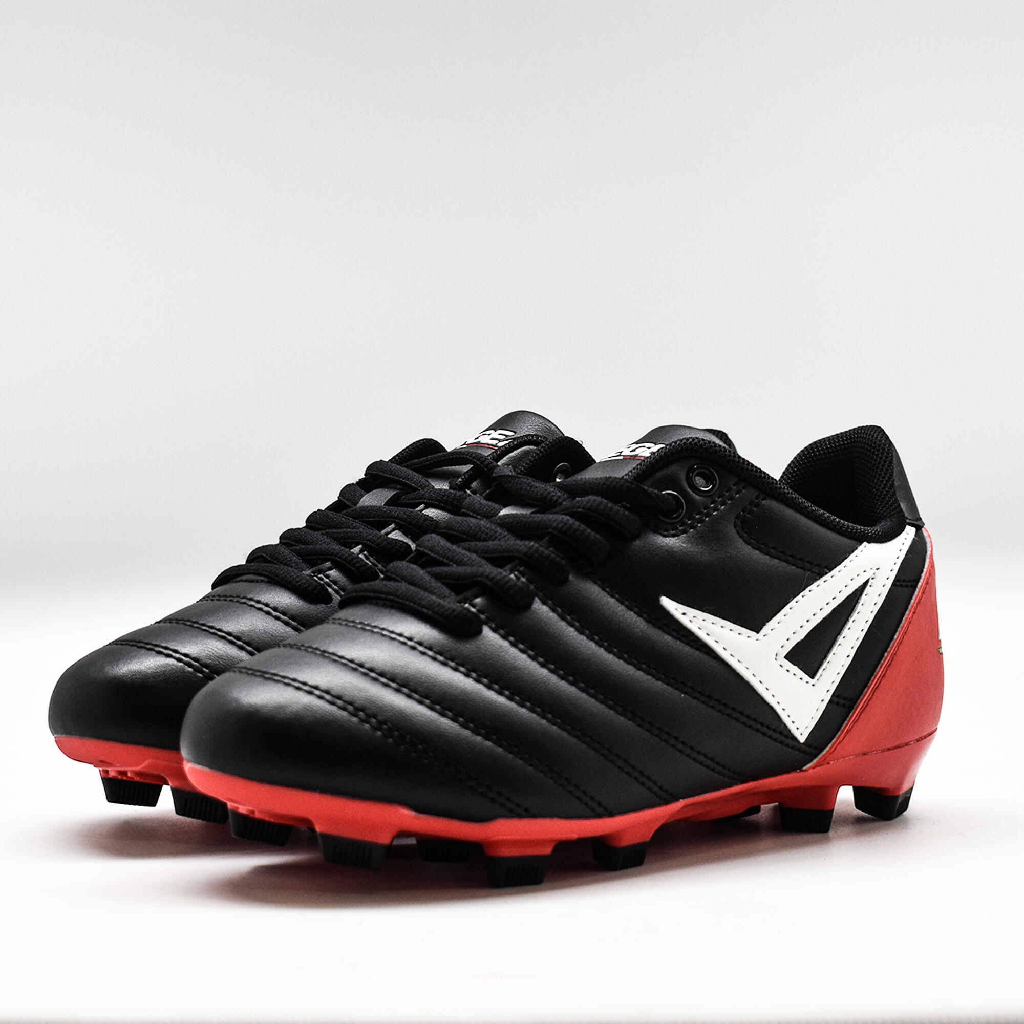Chaussure de football LEGEA modèle DOKO 4/5