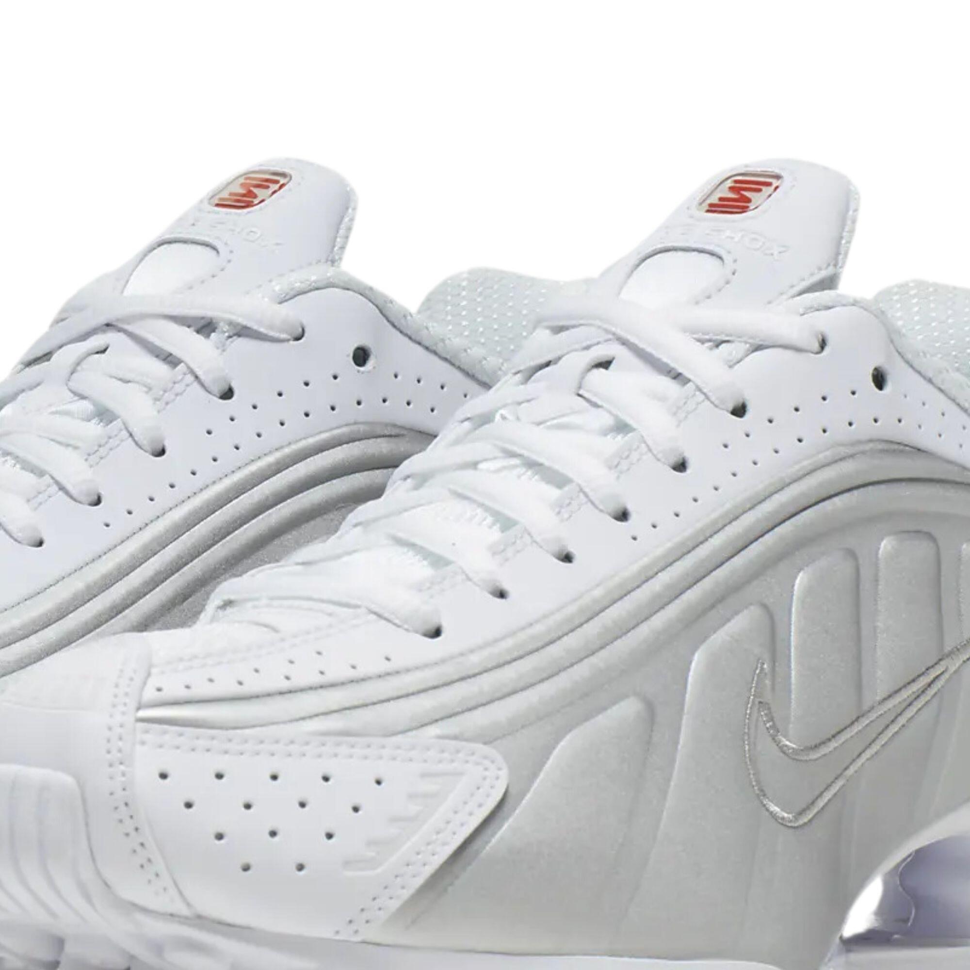 Chaussures  Shox R4 White Metallic Silver (2019/2024) 2/2