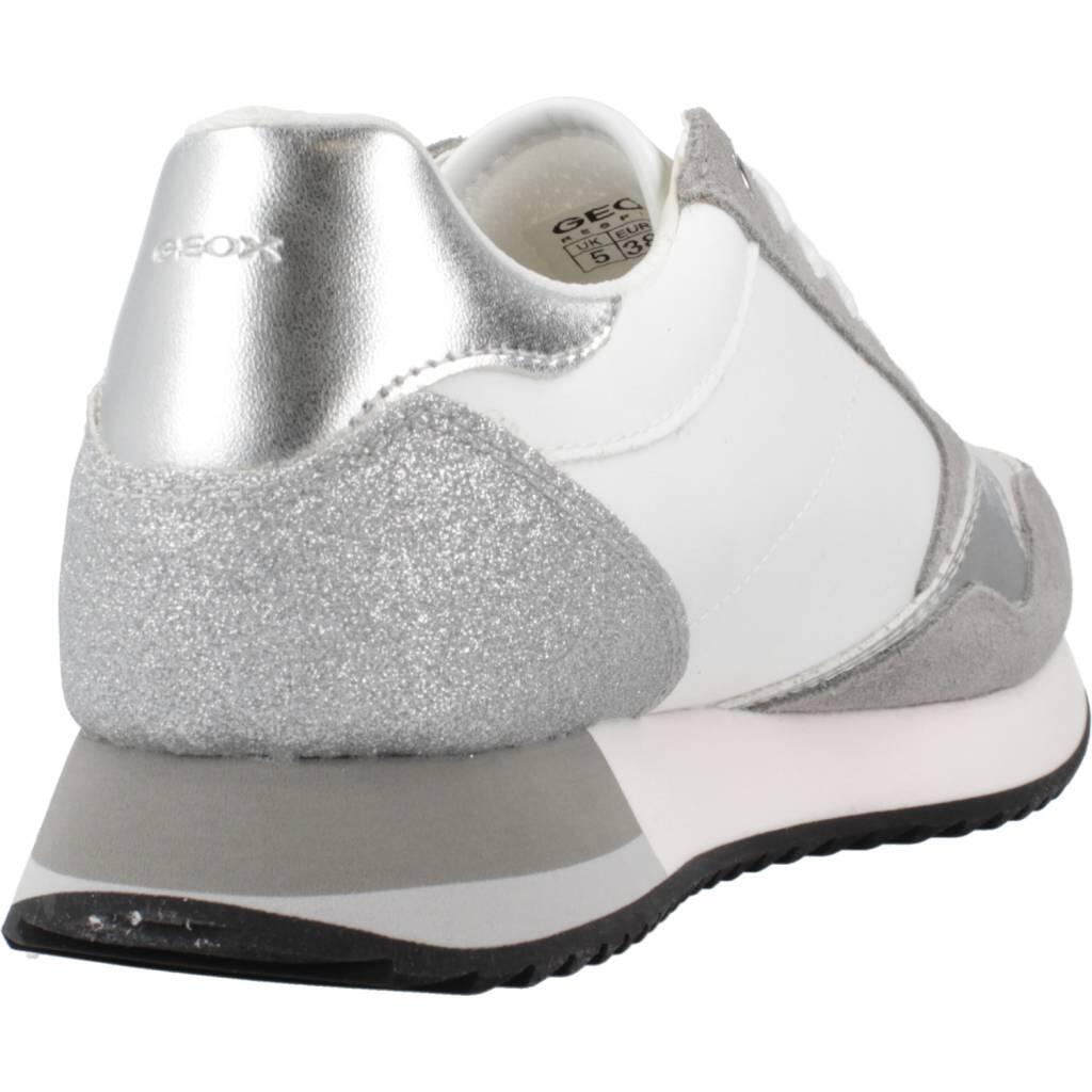 Baskets Geox Modèle D Doralea B Couleur Blanc 3/5